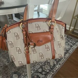 Gorgeous Dooney & Bourke purse